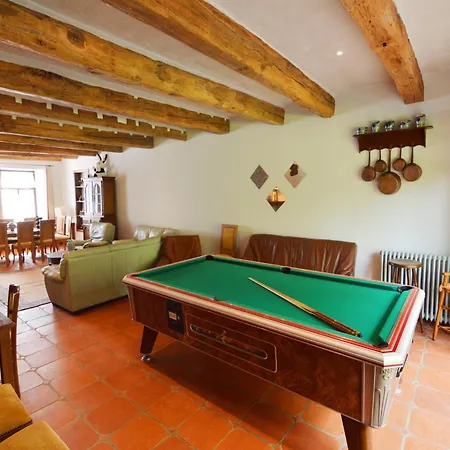 Spacious Ardennes Getaway, Cleaning Included * Beauraing